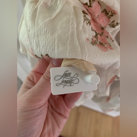 Lace Made floral dress size medium - Picture 8 of 8